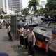 AHOK DIVONIS 2 TAHUN : Barracuda dan Water Canon Siaga di Rutan Cipinang