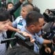 AHOK DITAHAN DI CIPINANG: Polisi Bersikap Persuasif. Massa Akhirnya Bubar