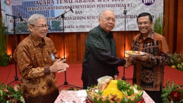 Mantan Menteri Perindustrian, Hartarto, Meninggal