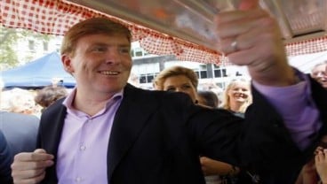 Raja Belanda Willem-Alexander Belajar Terbangkan Boeing 737