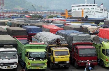AKSI PROTES SOPIR TRUK  : Layanan Pelabuhan Merak Terganggu