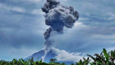 Gunung Sinabung Kembali Meletus Semburkan Material 4 KM