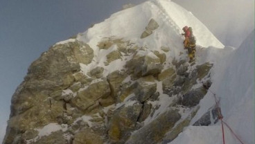 Hillary Step di Gunung Everest Roboh