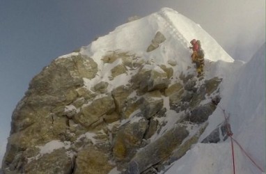 Hillary Step di Gunung Everest Roboh