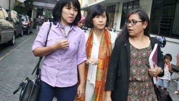 Veronica Tan Menangis Bacakan Surat Ahok