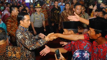 Presiden Bagikan Sertifikat Tanah di Malang