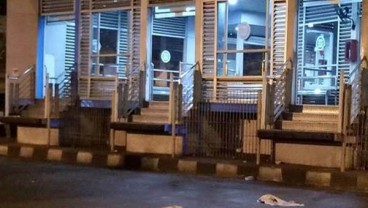 BOM KAMPUNG MELAYU: CCTV Koridor 7 Ungkap Pelaku? Diamankan Polisi, Olah TKP Berlangsung