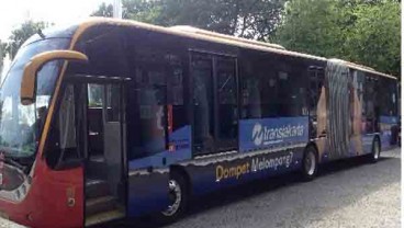 Bus Transjakarta Berhias Kampanye Anti Rokok