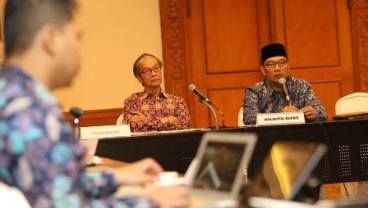 Emil Presentasikan Program Unggulan Bandung untuk Adipura 2017