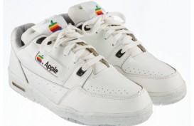 Pernah Produksi Sepatu, Apple Lelang Sneaker Putih Ini Mulai Rp195 Juta