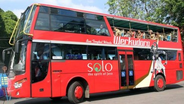 TRANSPORTASI PUBLIK : Menguji Eksistensi Bus Tingkat