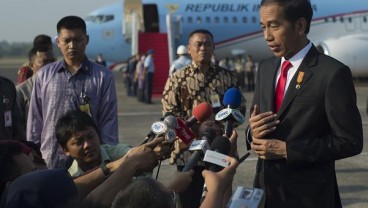 Presiden Bagikan KIP dan Sertifikat Tanah di Tasikmalaya