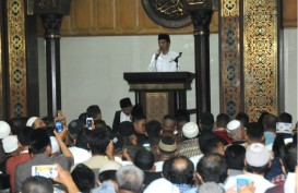 Salat Jumat di Masjid Agung Tasikmalaya, Presiden Jokowi Ingatkan Rawat Persaudaraan