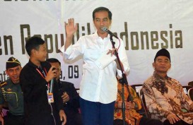 Sepatu Kets Presiden Jokowi Disarankan Ibu Iriana & Kaesang
