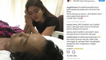 JULIA PEREZ MENINGGAL : Foto Sang Adik Pegang Tangan Julia Perez