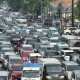 Jalur Warung Buncit - Mampang Macet Parah, Mobil & Motor Masuk Jalur Transjakarta