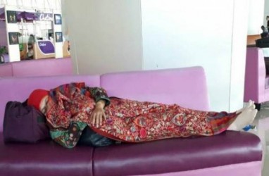 Mensos Tidur di Bandara, Foto Menyebar di Instagram