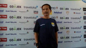 Manajemen Persib Tolak Pengunduran Diri Djanur
