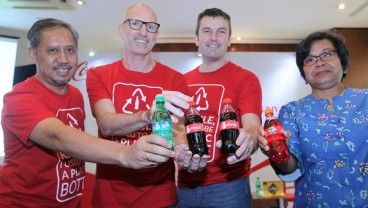 PABRIKAN MINUMAN RINGAN : Coca-Cola Produksi Kemasan Ramah Lingkungan