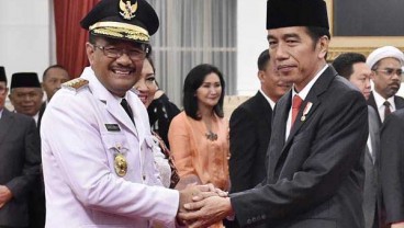 Jokowi Lantik Djarot Saiful Hidayat Jadi Gubernur DKI Jakarta