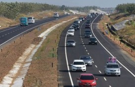 Pengemudi Diduga Mengantuk, Bus Terbalik di Tol Cipali