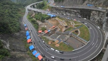 Menikmati Panorama Kelok Sembilan di Jalur Mudik Sumbar - Riau