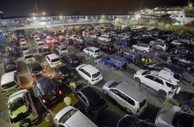 Pemudik Dari Pelabuhan Merak - Bakauheni Pilih Perjalanan Malam Hari