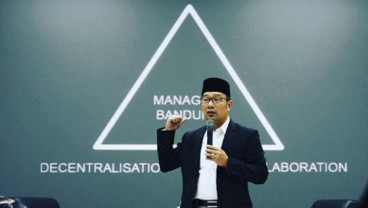 Warga Antri Selfie dengan Wali Kota Bandung