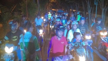 Rintik-rintik Hujan Iringi Pawai Takbiran di Kota Pontianak