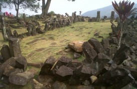 LIBUR LEBARAN: Ribuan Pengunjung Padati Situs Gunung Padang