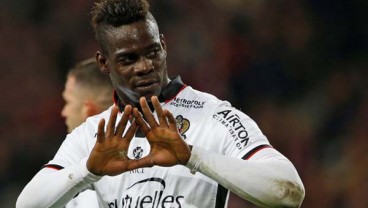 Balotelli Bertahan di Nice