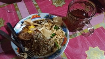 Mampir Surabaya, Jangan Lupa Santap Nasi Pecel Pucang untuk Makan Malam