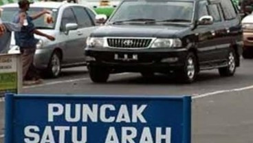 Jalur Puncak Semakin Padat, Warga Diminta Menghindar