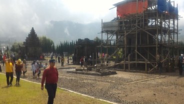 Renovasi Belum Rampung, Kompleks Candi Arjuna Malah Dipadati Turis