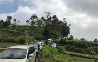 Dipadati Turis Saat Libur Lebaran, Dieng Plateau Macet Total