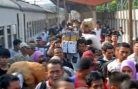 ARUS URBANISASI PASCAMUDIK: Boleh Datang ke Jakarta, Asal...