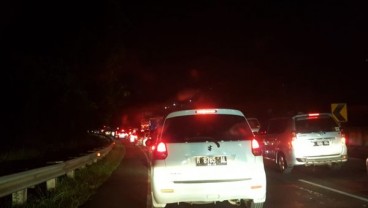 Ruas Tol Jatingaleh-Krapyak Macet Panjang