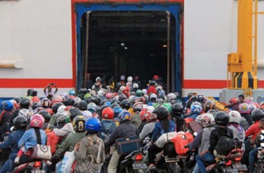 ARUS BALIK: 121.515 Orang Kini Menuju Merak dari Bakauheni