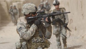 AS Tunda Penerimaan Transgender di Tentara