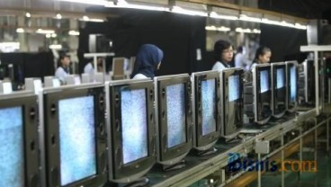 PENJUALAN ELEKTRONIK : Pabrikan Gigit Jari