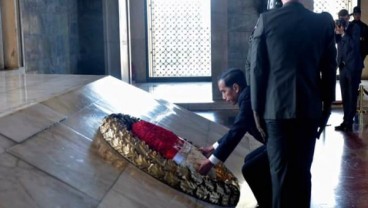 Karangan Bunga Presiden Jokowi di Mausoleum Ataturk, Turki