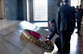 Karangan Bunga Presiden Jokowi di Mausoleum Ataturk, Turki