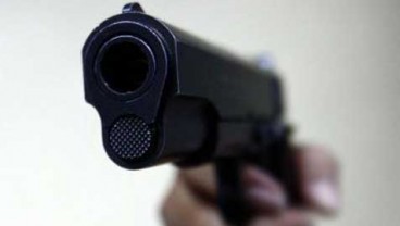 Bawa Senjata Lengkap Dengan Peluru, Wanita Ini Diamankan di Bandara