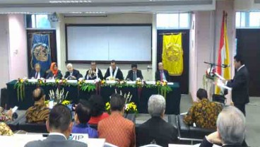 Ketum Apindo Hariyadi Sukamdani Gelar Sidang Disertasi Doktor