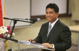 HARIYADI B. SUKAMDANI  : Soal Akademis Tak Mau Main-Main