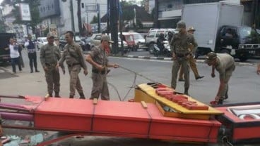 Pemkot Medan Sapu Bersih Papan Reklame Ilegal di 13 Ruas Jalan