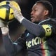 Satu Musim di Palace Penuh Cedera, Mandanda Balik ke Marseille