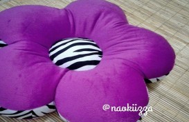 Cermat Memilih Bantal Sofa