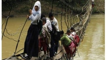 Jembatan Comal Dibongkar, Pemerintah Siapkan Jalur Darurat