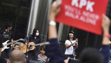 PANSUS HAK ANGKET : KPK Memilih Berperkara di MK